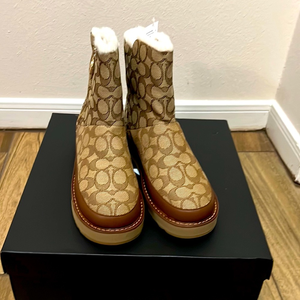 New ankle boots box included